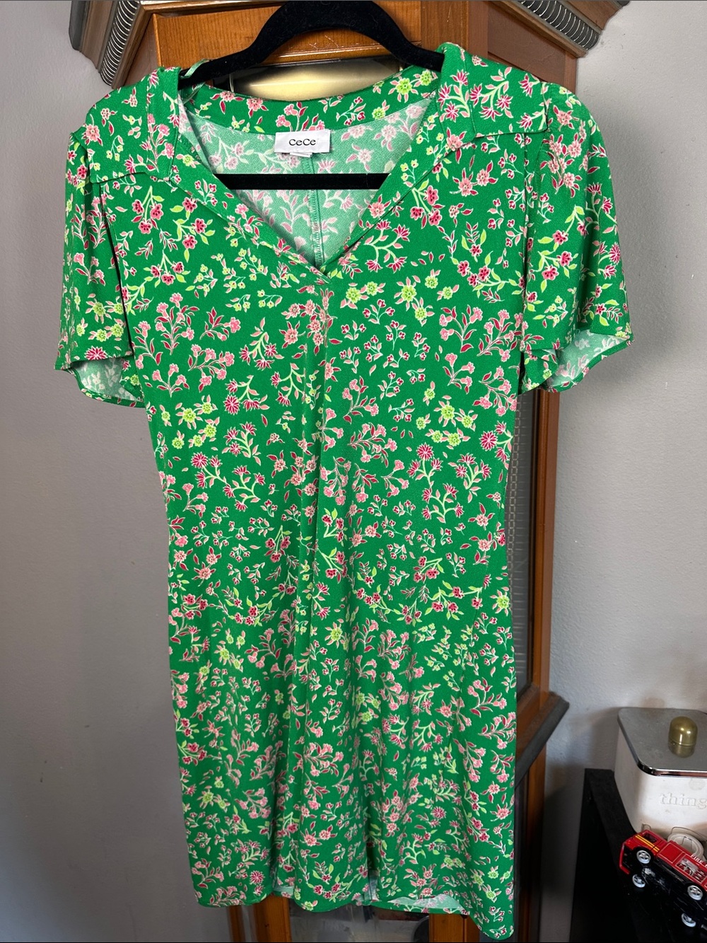 CeCe Green Floral V-Neck Shift Dress with Pink and Yellow Accents